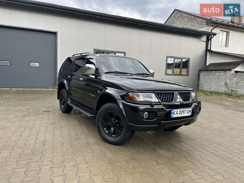 Mitsubishi Pajero sport (2005)