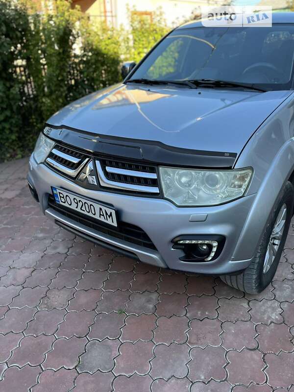 Mitsubishi Pajero sport (2014)