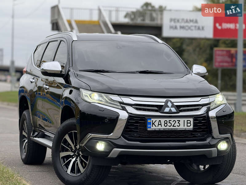 Mitsubishi Pajero sport (2017)