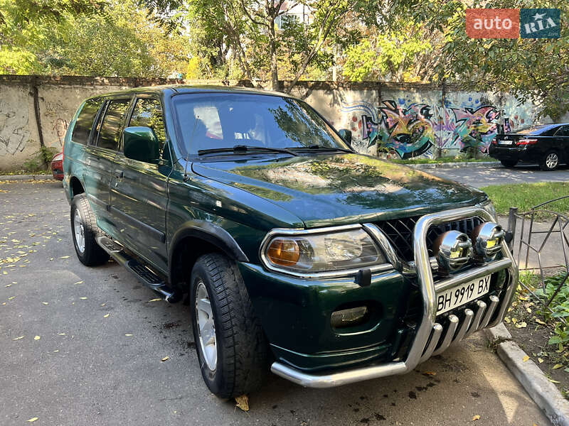 Mitsubishi Pajero sport (2000)