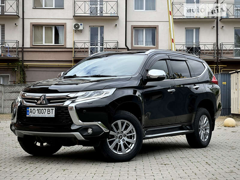 Mitsubishi Pajero sport (2017)