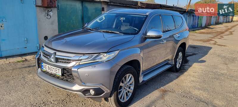 Mitsubishi Pajero sport (2016)