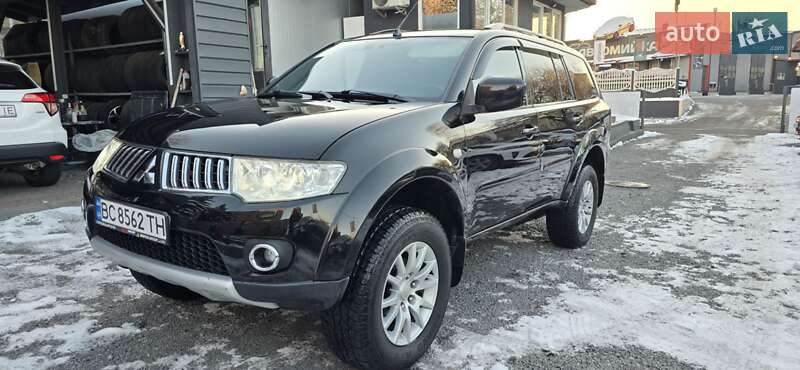 Mitsubishi Pajero sport (2012)