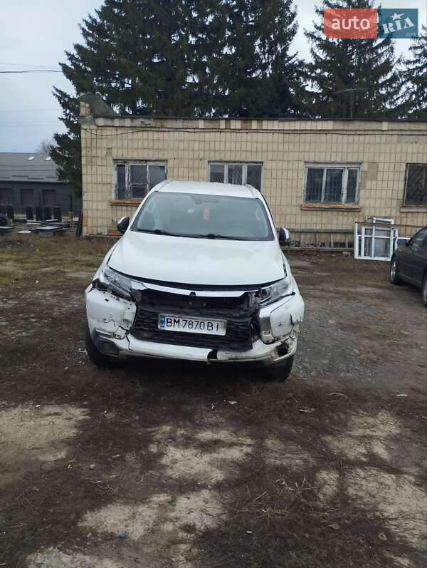 Mitsubishi Pajero sport (2016)
