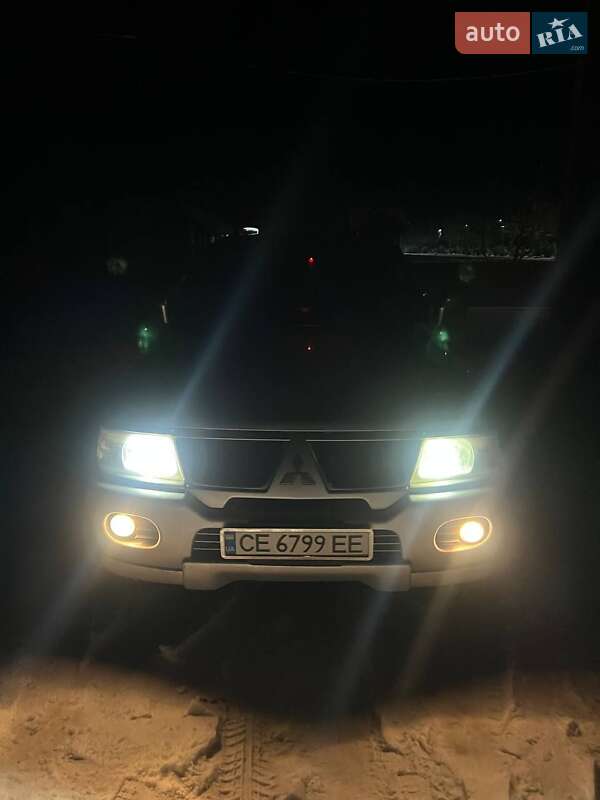 Mitsubishi Pajero sport (2008)