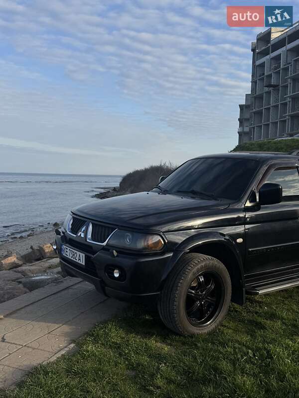 Mitsubishi Pajero sport (2005)