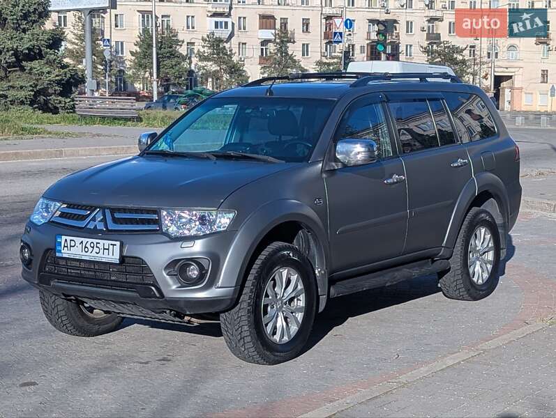Mitsubishi Pajero sport (2014)