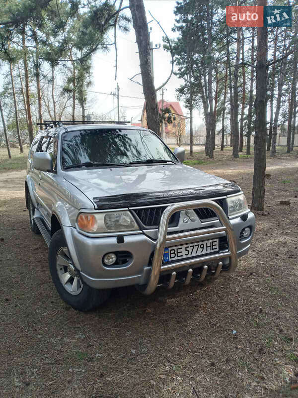 Mitsubishi Pajero sport (2006)