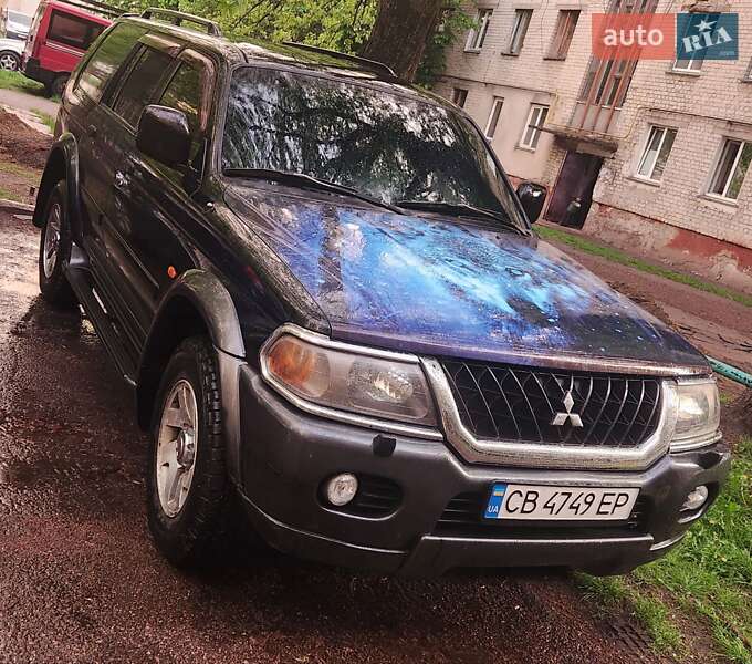 Mitsubishi Pajero sport (2003)