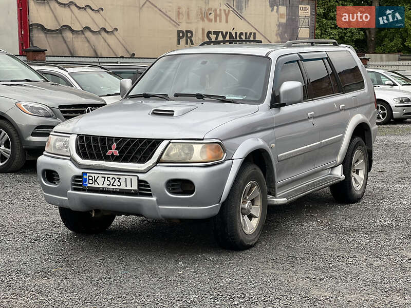 Mitsubishi Pajero sport (2005)