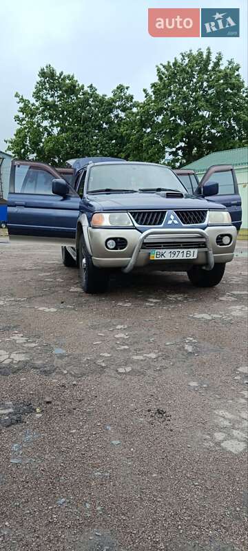 Mitsubishi Pajero sport (2005)