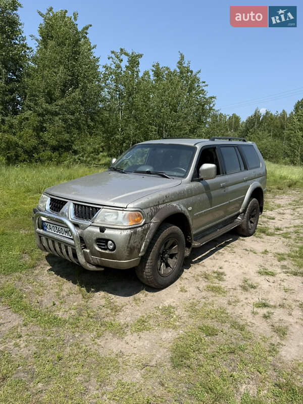 Mitsubishi Pajero sport (2006)