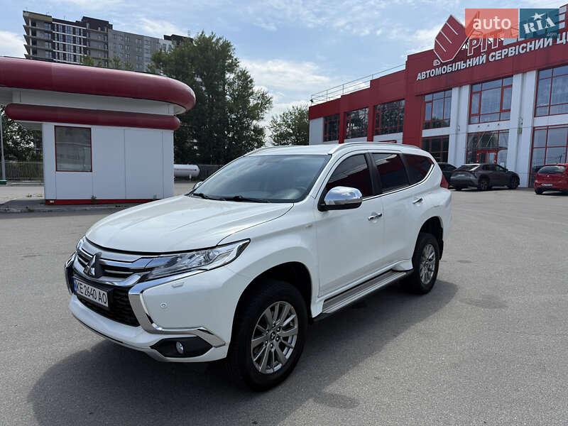 Mitsubishi Pajero sport (2016)