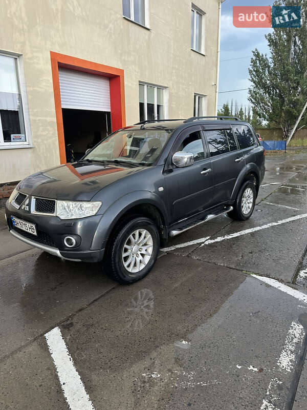 Mitsubishi Pajero sport (2010)