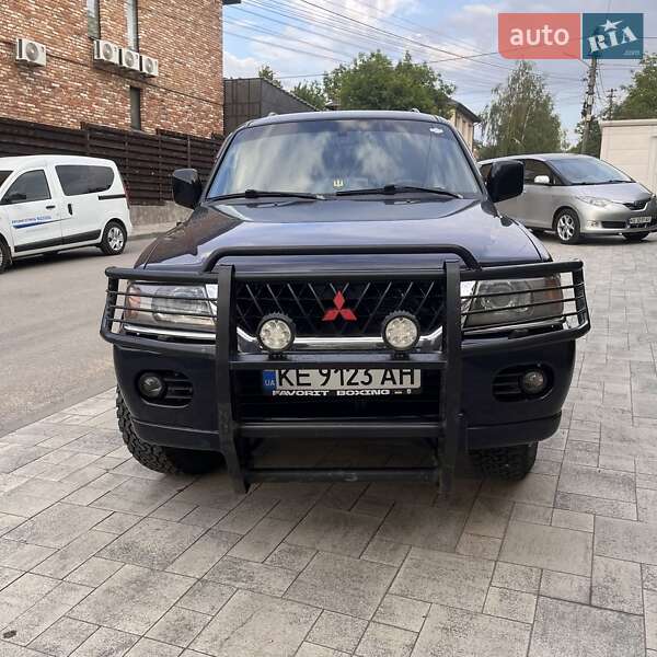 Mitsubishi Pajero sport (2003)