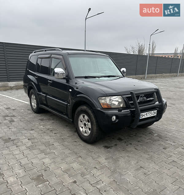 Mitsubishi Pajero wagon (2004)