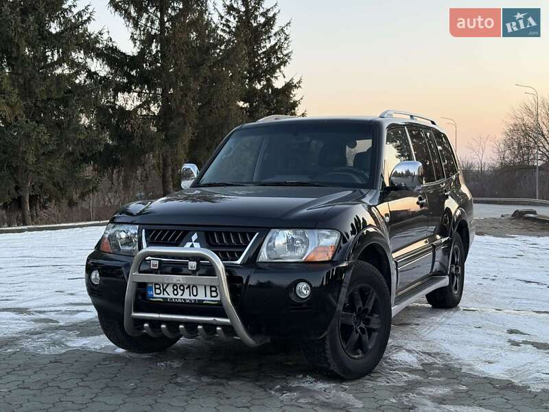 Mitsubishi Pajero wagon (2005)