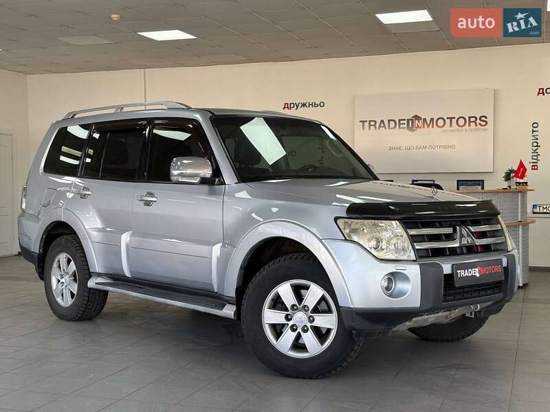 Mitsubishi Pajero wagon (2007)