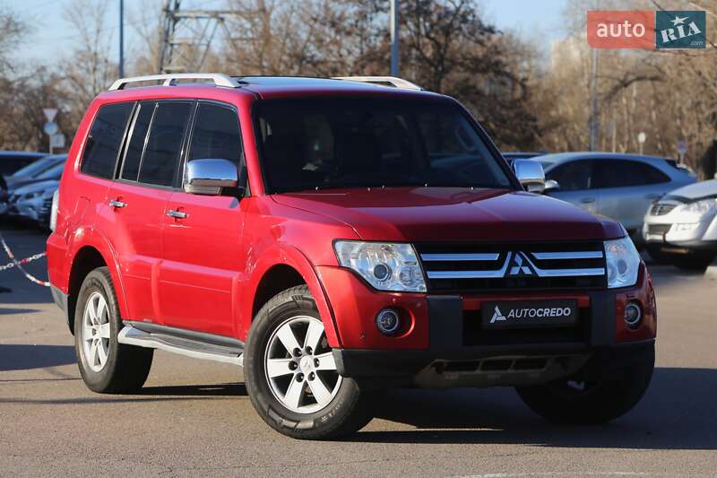 Mitsubishi Pajero wagon (2008)