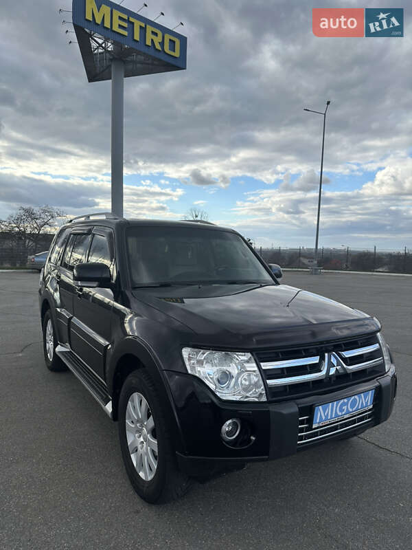 Mitsubishi Pajero wagon (2007)