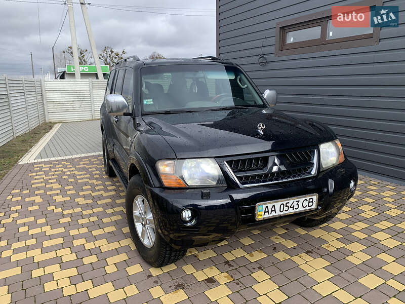 Mitsubishi Pajero wagon (2006)