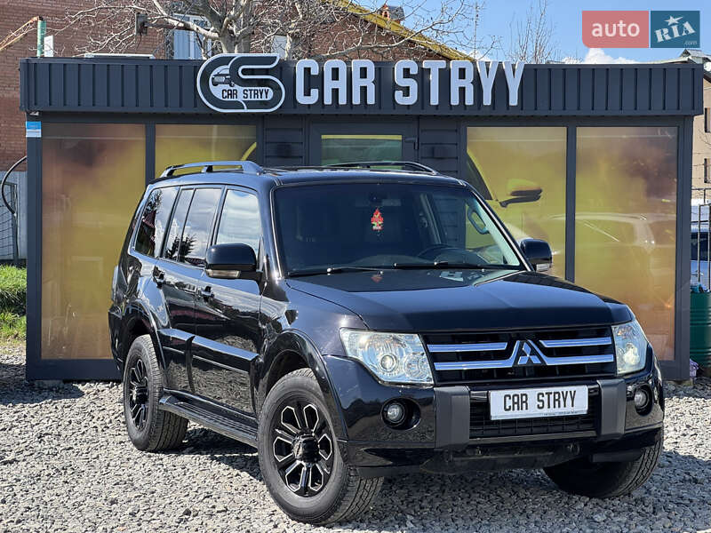 Mitsubishi Pajero wagon (2008)