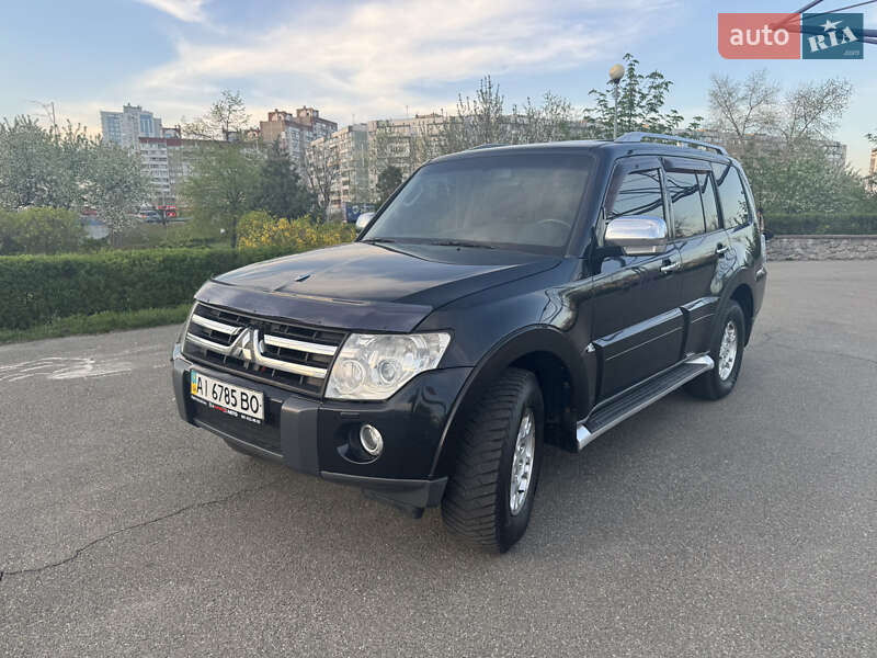 Mitsubishi Pajero wagon (2007)