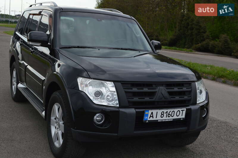 Mitsubishi Pajero wagon (2008)