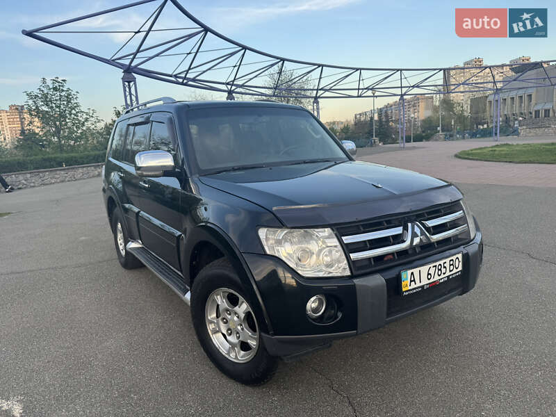 Mitsubishi Pajero wagon (2007)
