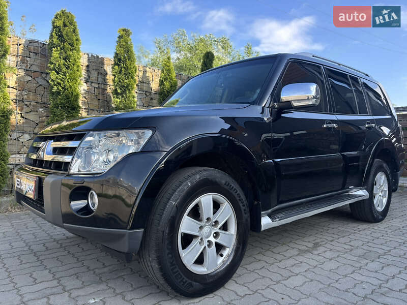 Mitsubishi Pajero wagon (2008)