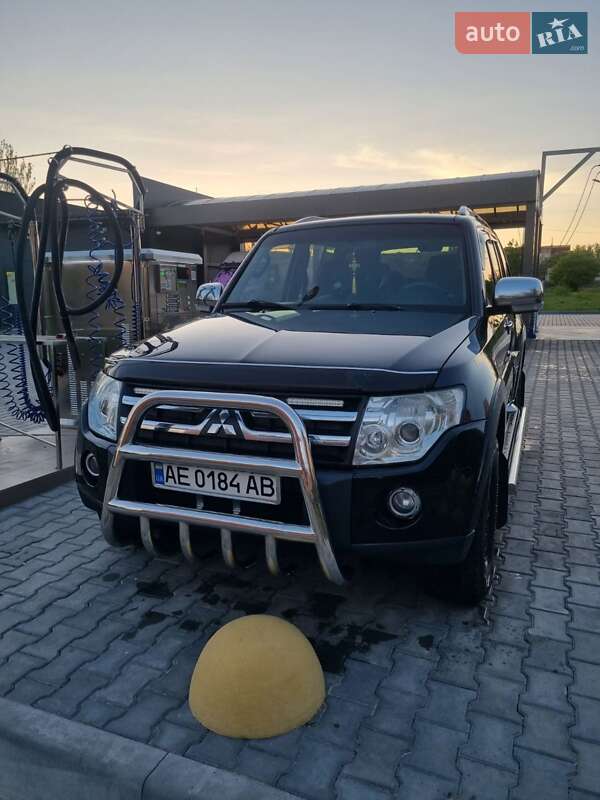 Mitsubishi Pajero wagon (2007)