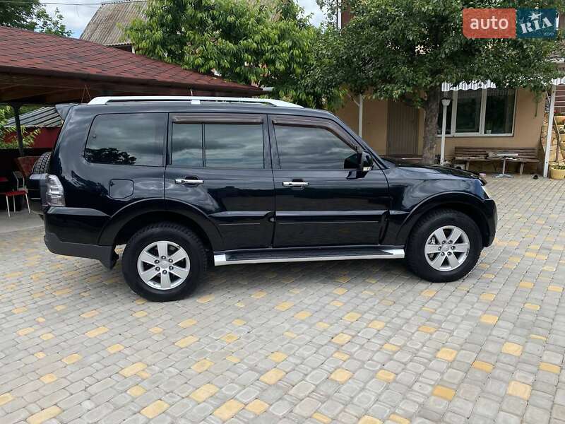 Mitsubishi Pajero wagon (2007)
