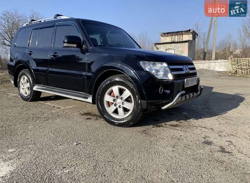 Mitsubishi Pajero wagon (2007)