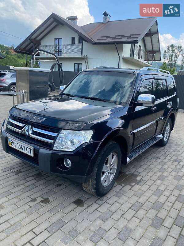 Mitsubishi Pajero wagon (2007)