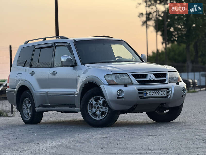 Mitsubishi Pajero wagon (2003)