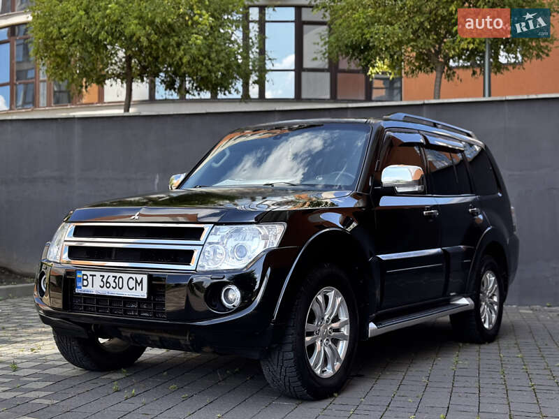 Mitsubishi Pajero wagon (2013)