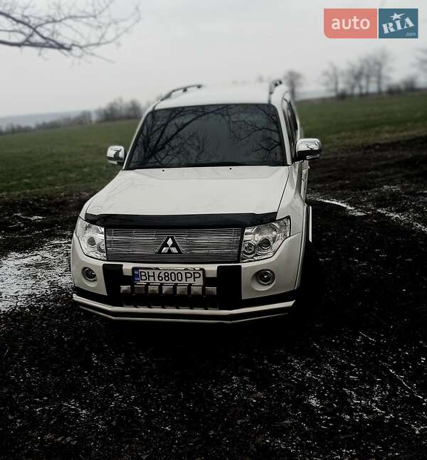 Mitsubishi Pajero wagon (2007)