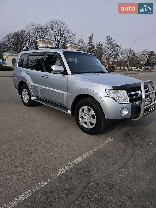 Mitsubishi Pajero (2008)