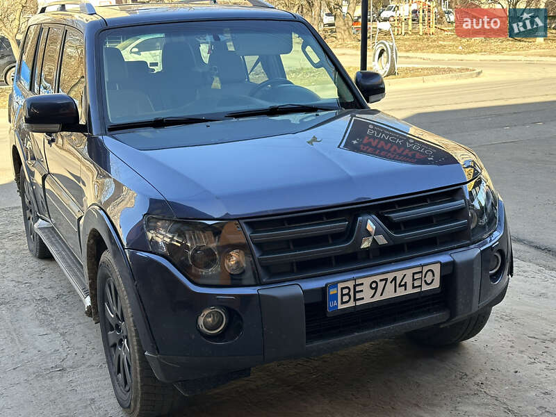 Mitsubishi Pajero (2008)