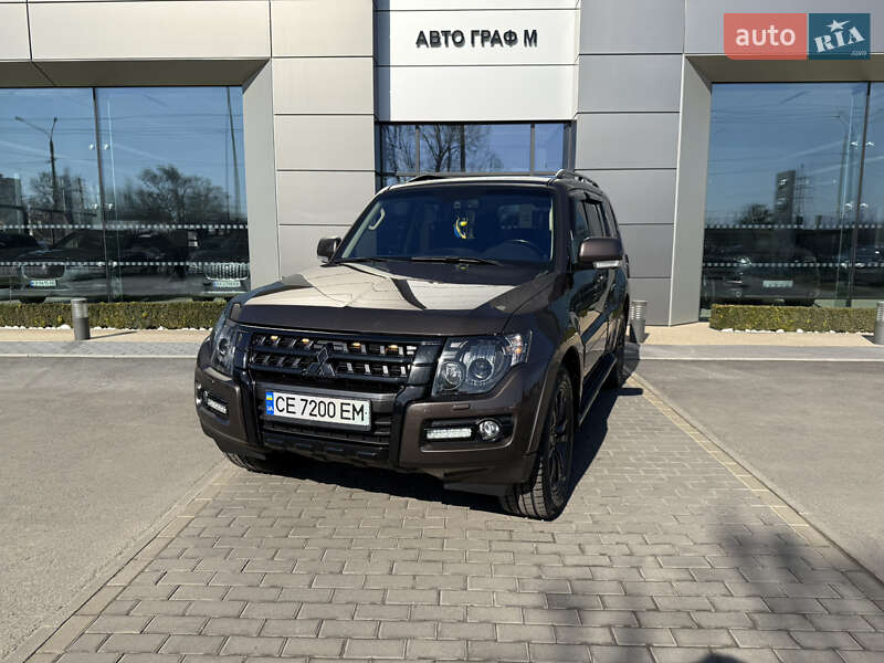 Mitsubishi Pajero (2017)