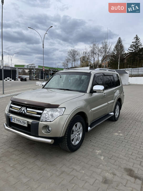 Mitsubishi Pajero (2008)