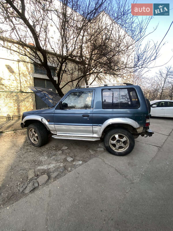 Mitsubishi Pajero (1995)