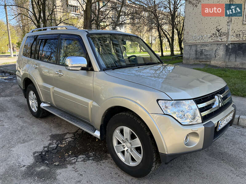 Mitsubishi Pajero (2007)