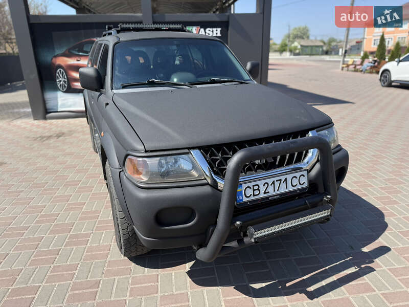 Mitsubishi Pajero (2004)