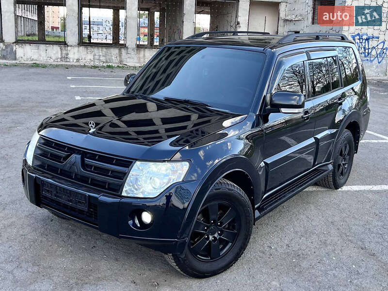 Mitsubishi Pajero (2008)