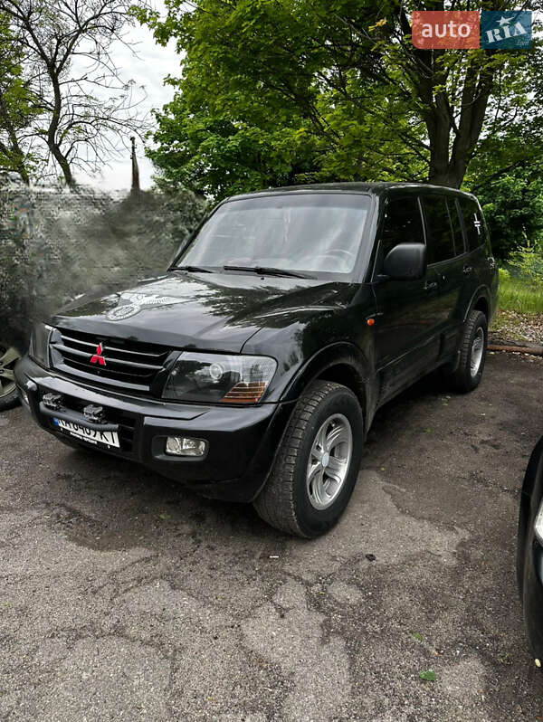Mitsubishi Pajero (2000)