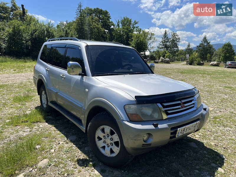 Mitsubishi Pajero (2003)