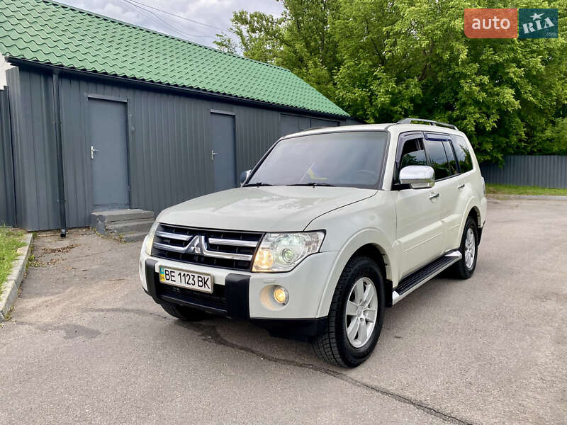 Mitsubishi Pajero (2009)