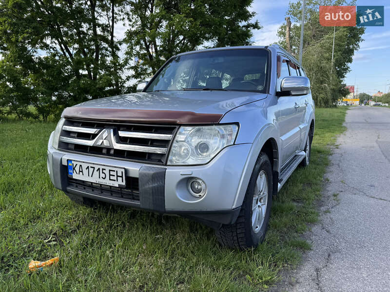 Mitsubishi Pajero (2008)