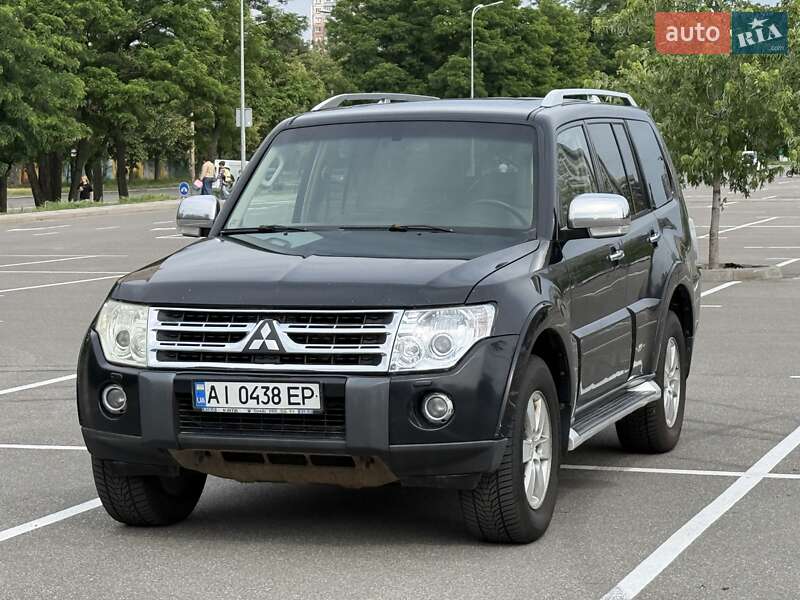 Mitsubishi Pajero (2008)